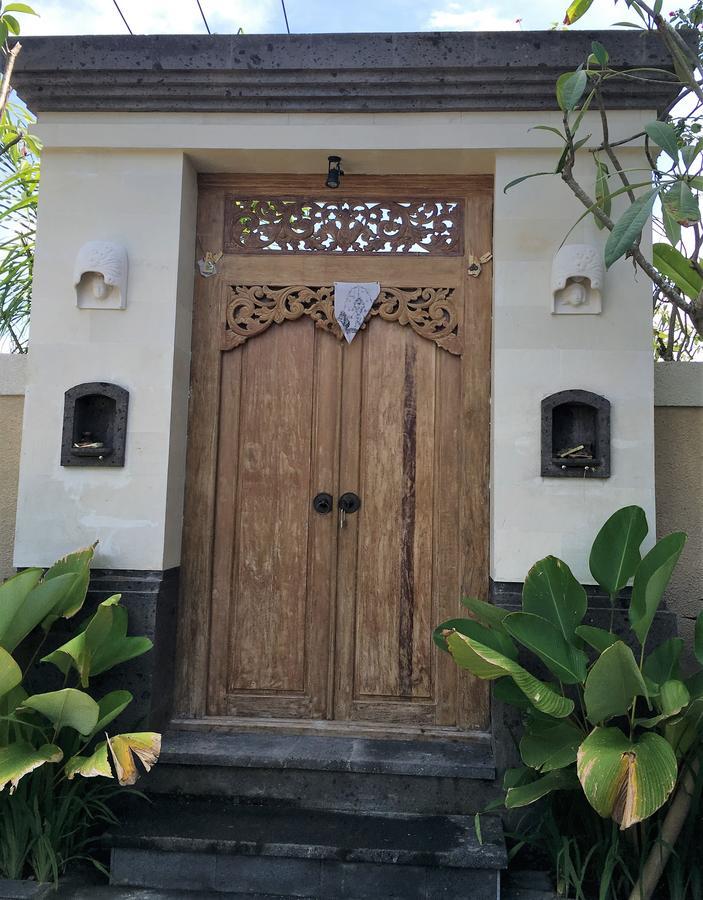 Indah Homestay Seminyak Exteriör bild